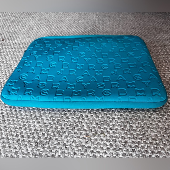 Marc Jacobs turquoise laptop neoprene sleeve - up to 15” - Picture 3 of 14